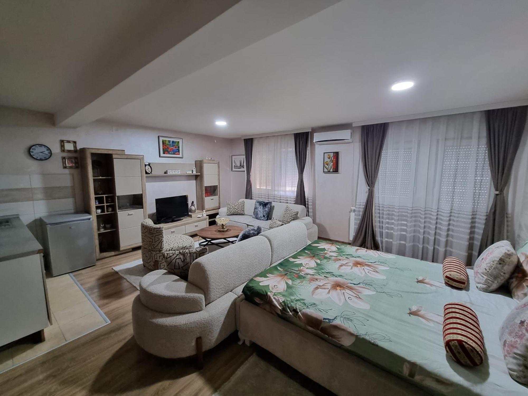 Avio Apartmani 2018 ノヴィ・パザル エクステリア 写真