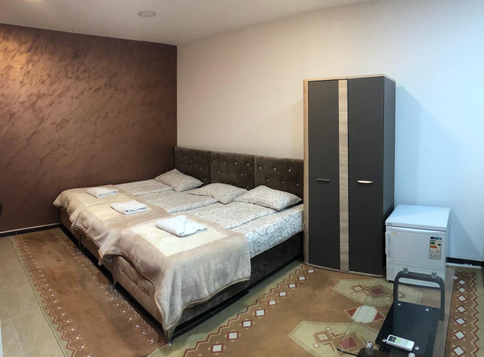 Avio Apartmani 2018 ノヴィ・パザル 部屋 写真